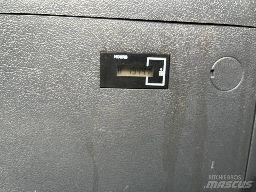Hyundai HX 140 AL Beltegraver