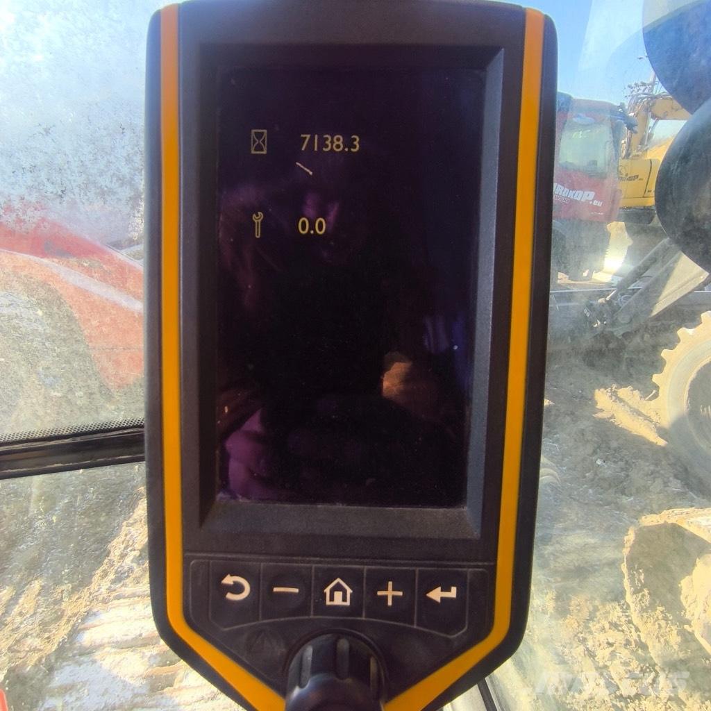 JCB JS 300 Beltegraver