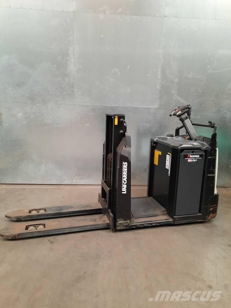 UniCarriers OEP120 Lavtløftende plukketruck