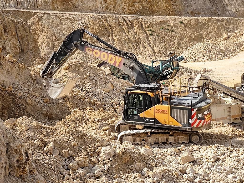 Volvo EC 250 EL Beltegraver