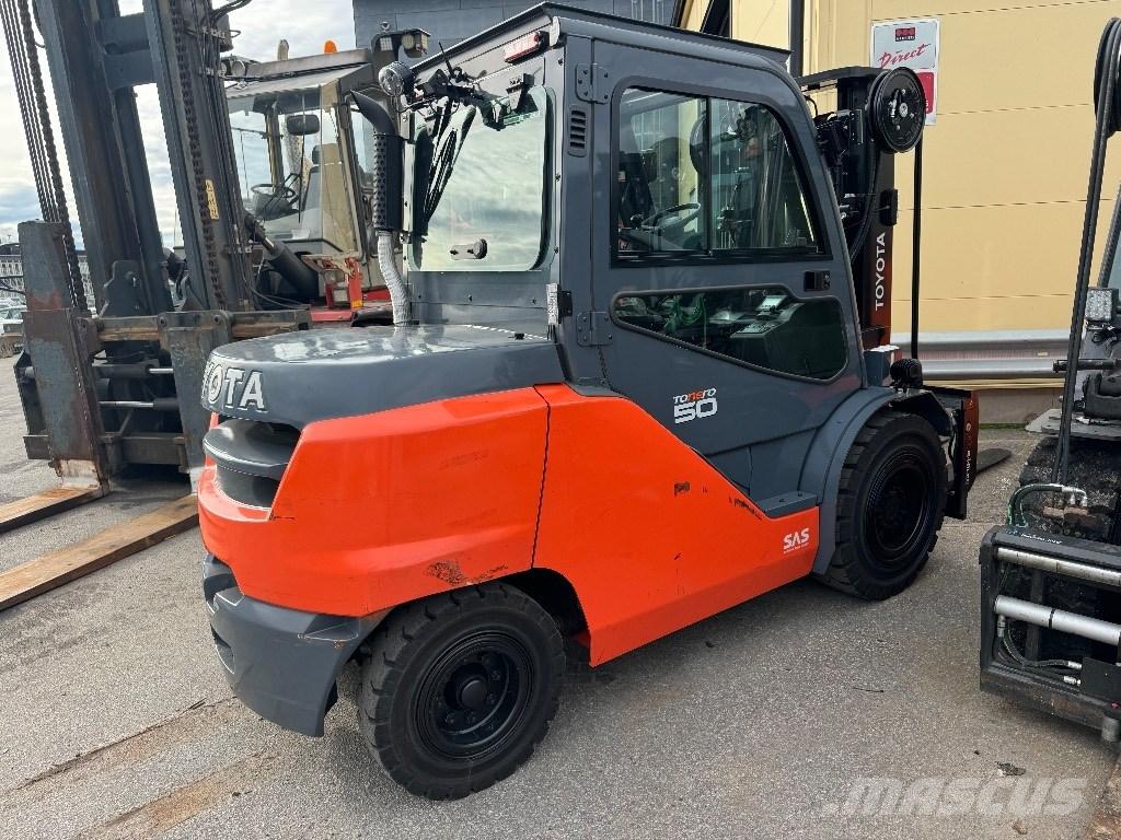 Toyota 40-8FD45N Diesel Trucker