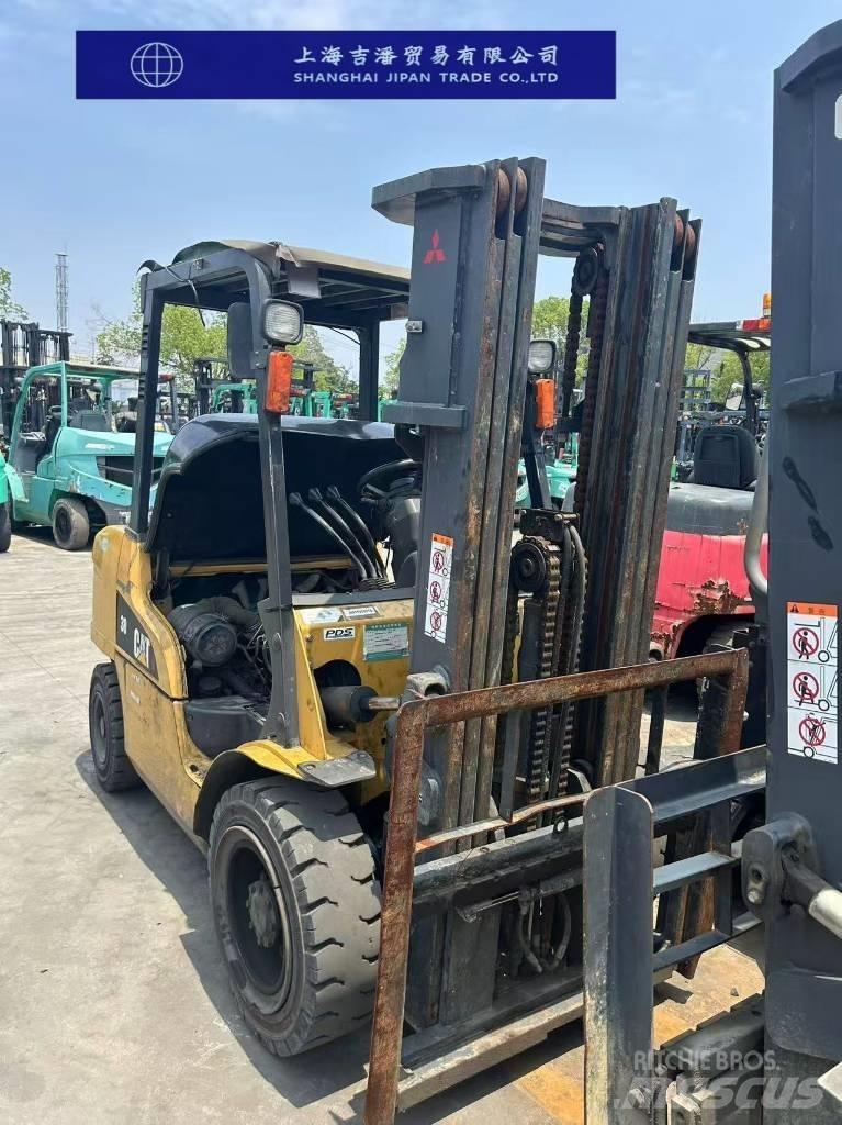 CAT 30 Diesel Trucker