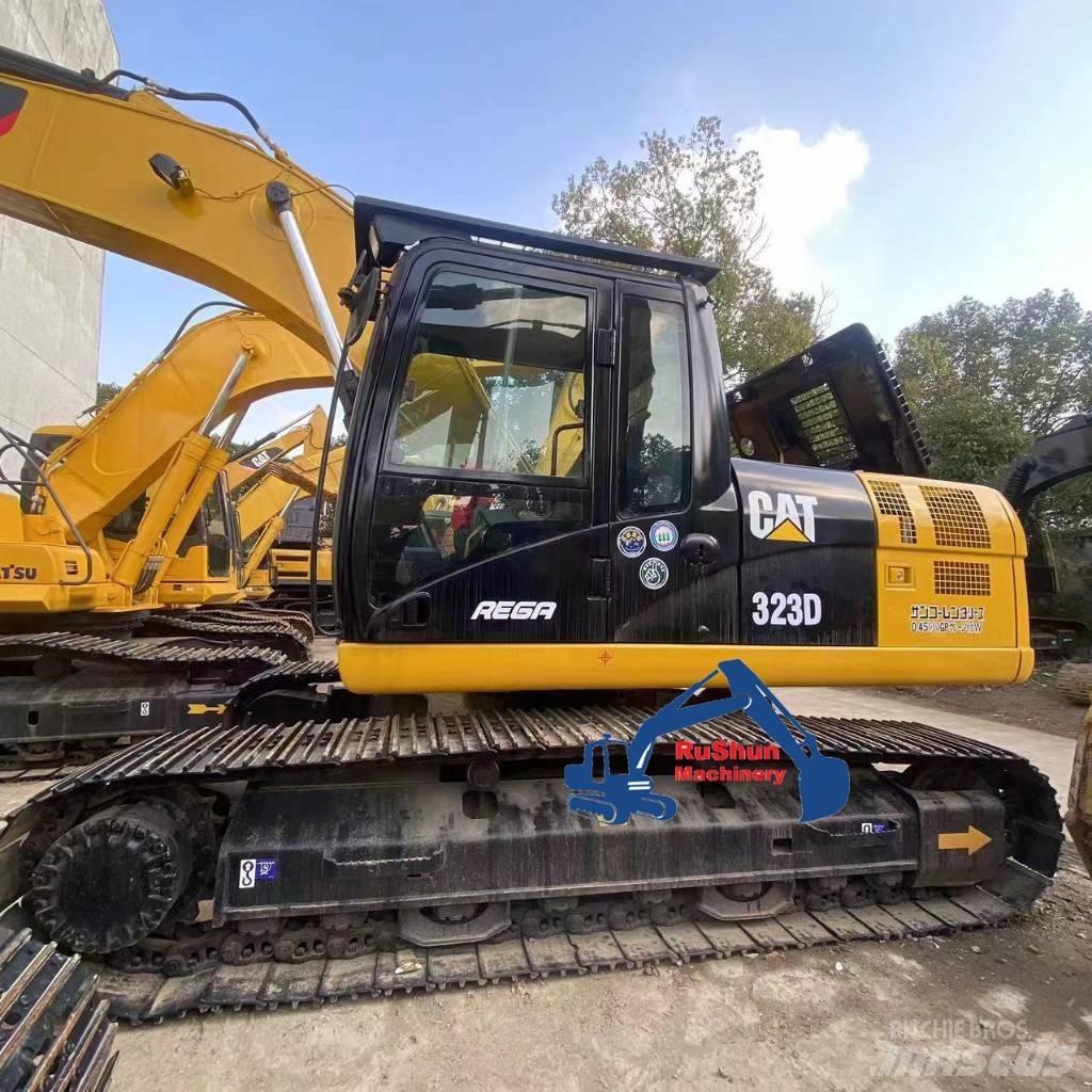 CAT 323D Beltegraver