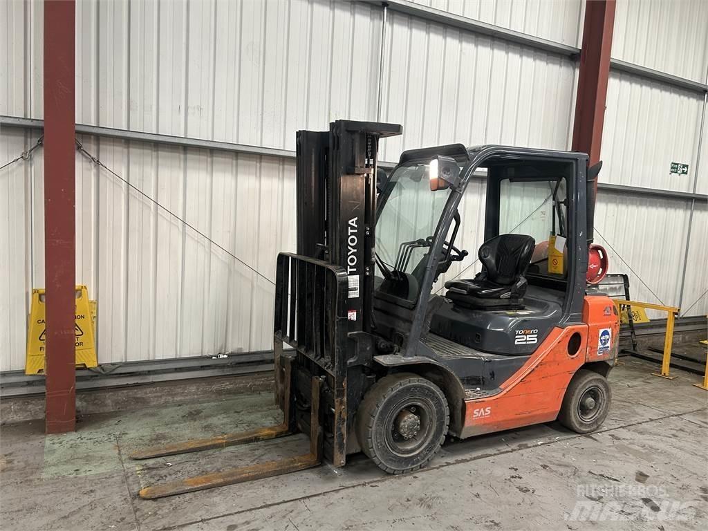 Toyota 02-8FGF25 Propan trucker