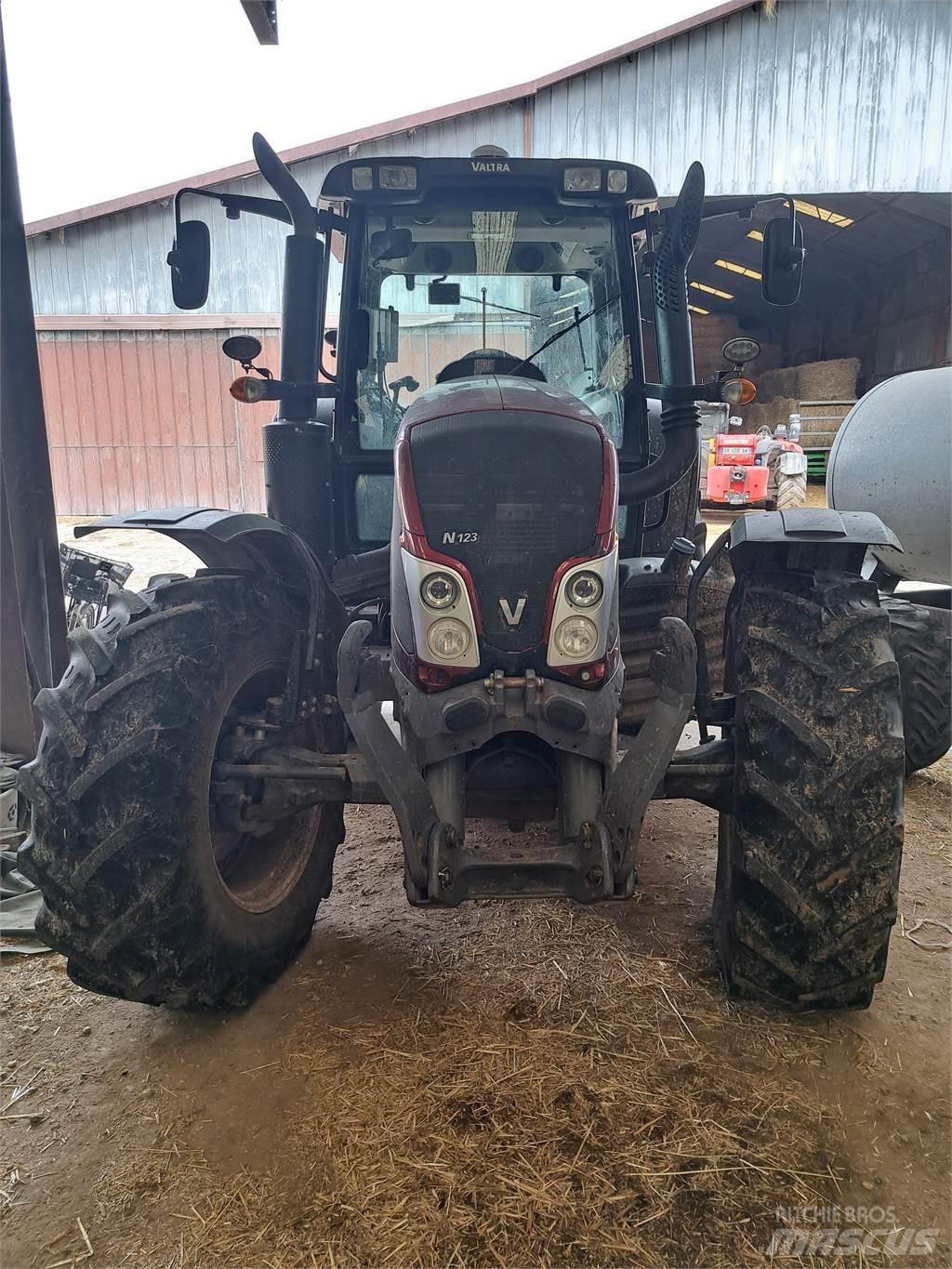 Valtra N123 Traktorer