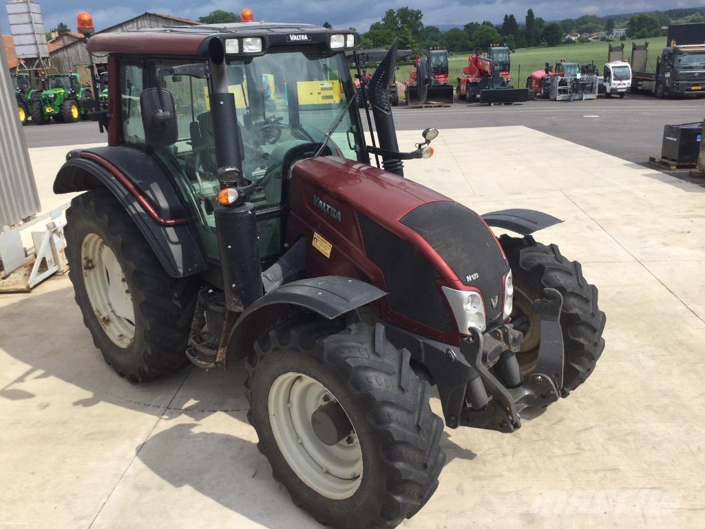 Valtra N123 Traktorer