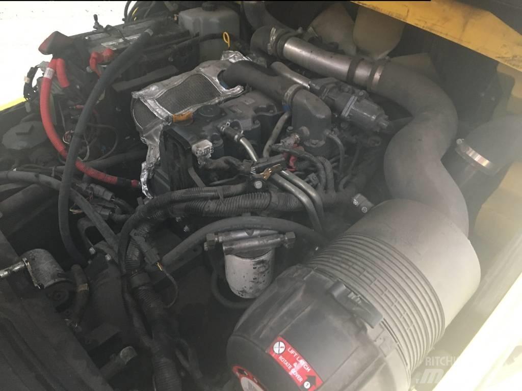 Hyster S155FT Diesel Trucker