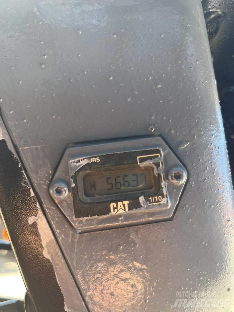 CAT 246 Kompaktlastere