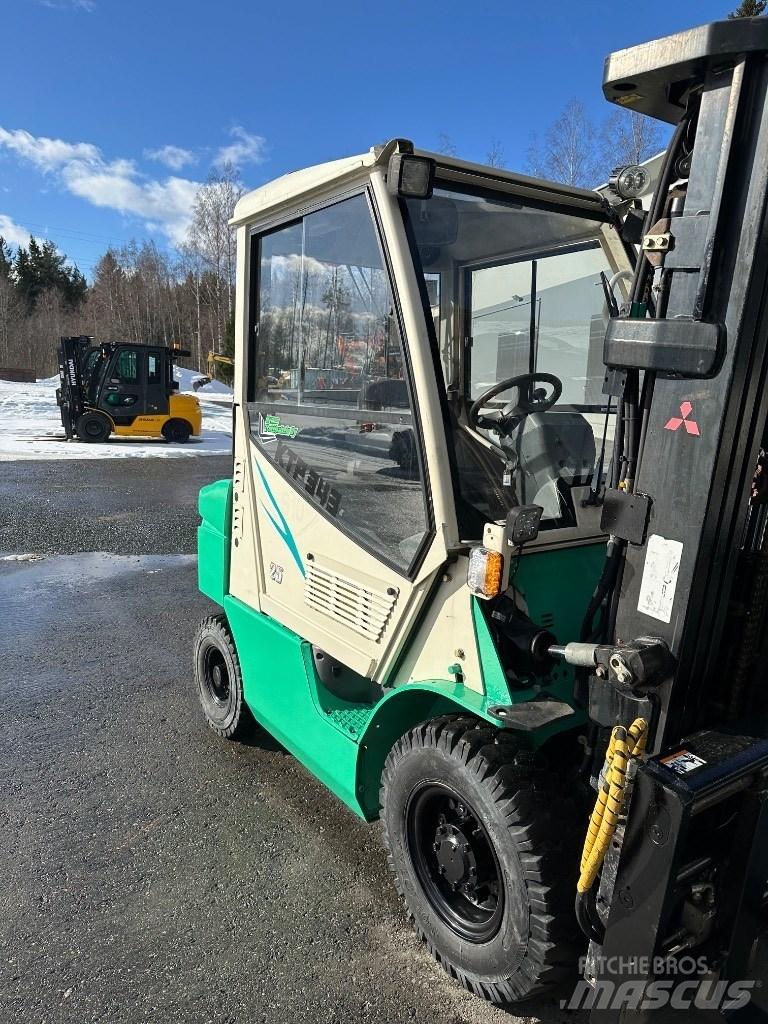 Mitsubishi FD25N Diesel Trucker