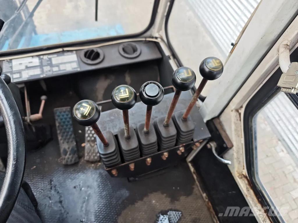 Kalmar DC 32-1200 Diesel Trucker