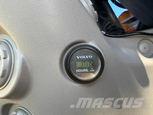 Volvo EC 300 E Beltegraver