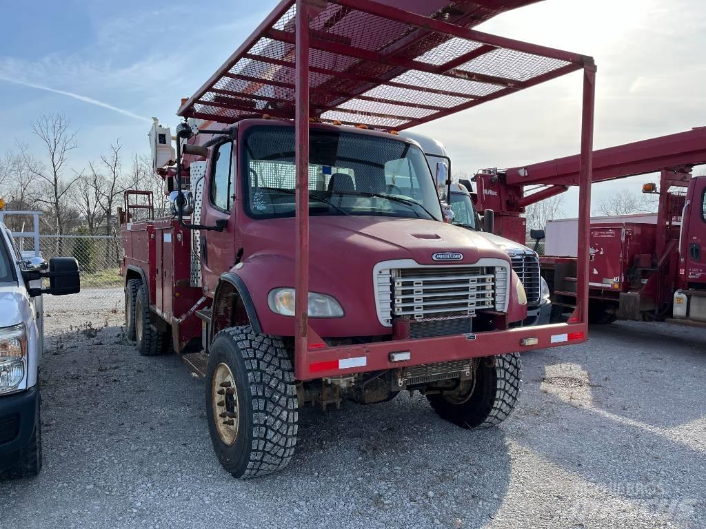 Freightliner M2-106 Bilmontert lift