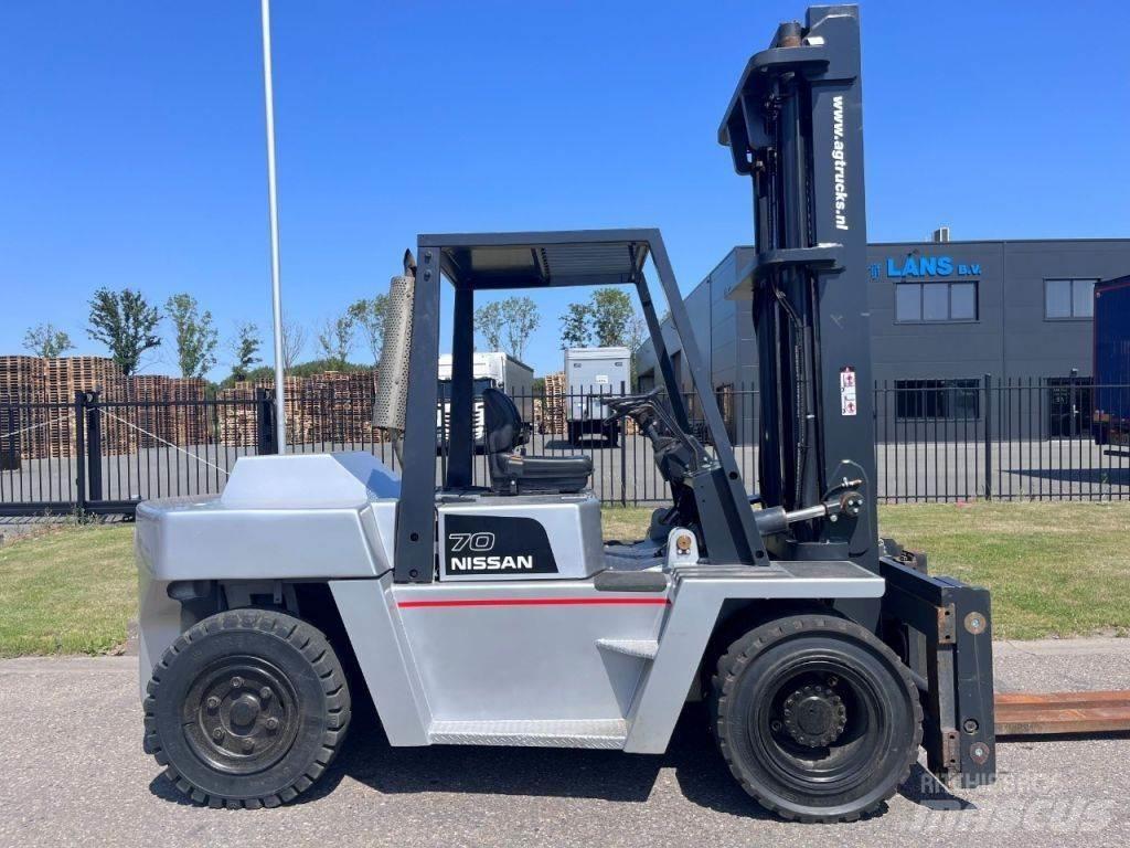 Nissan VF05H70U Diesel Trucker