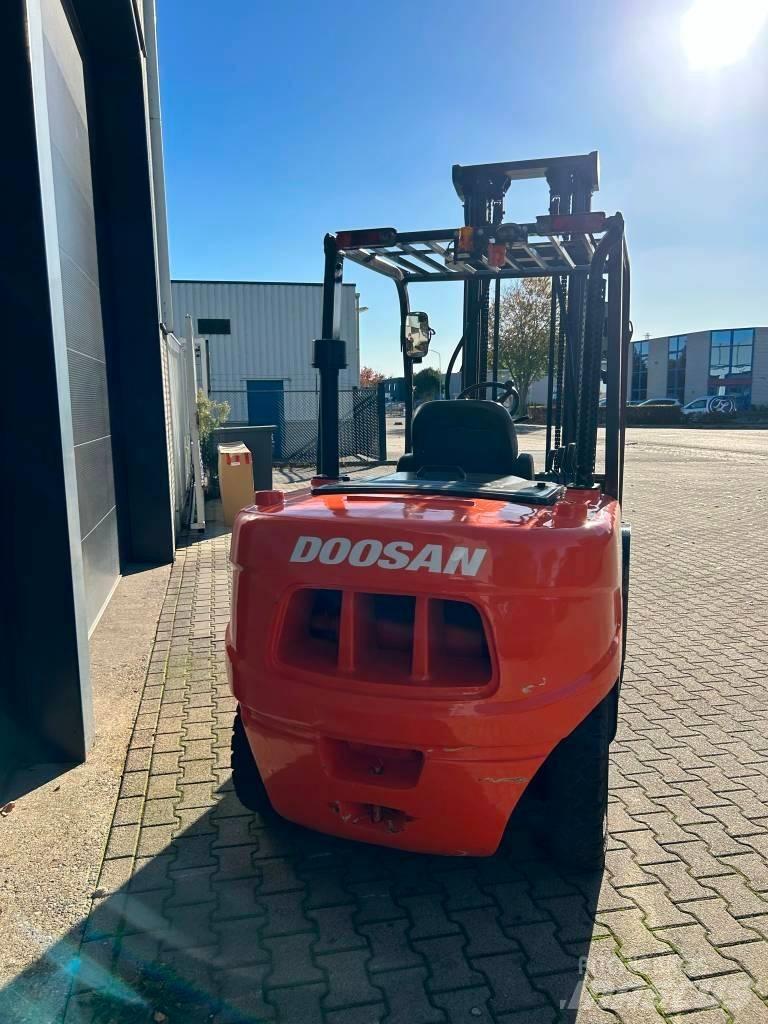 Doosan D50C-5 Diesel Trucker