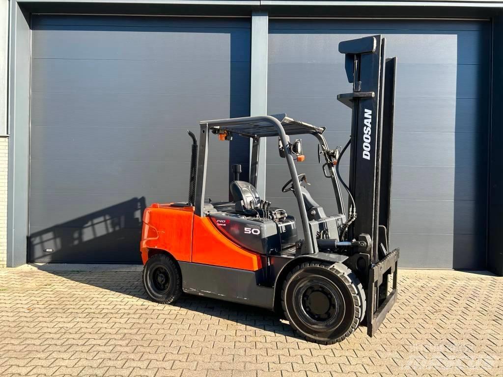 Doosan D50C-5 Diesel Trucker