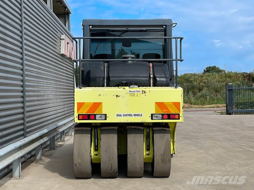 Ammann AP 240 Gummihjulsvalser