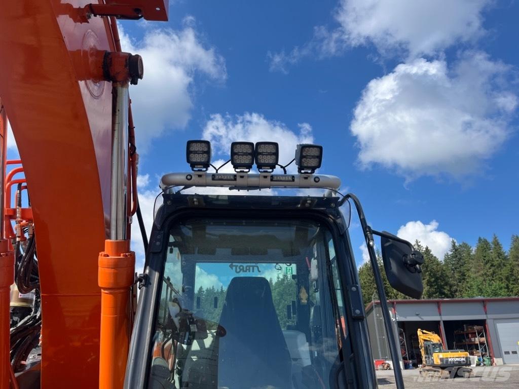 Hitachi ZX 135 US-6 Beltegraver