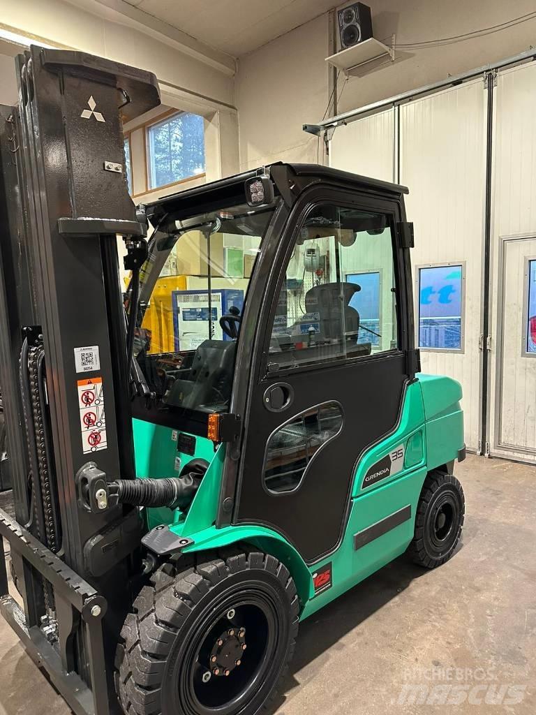 Mitsubishi FD35N3 Diesel Trucker