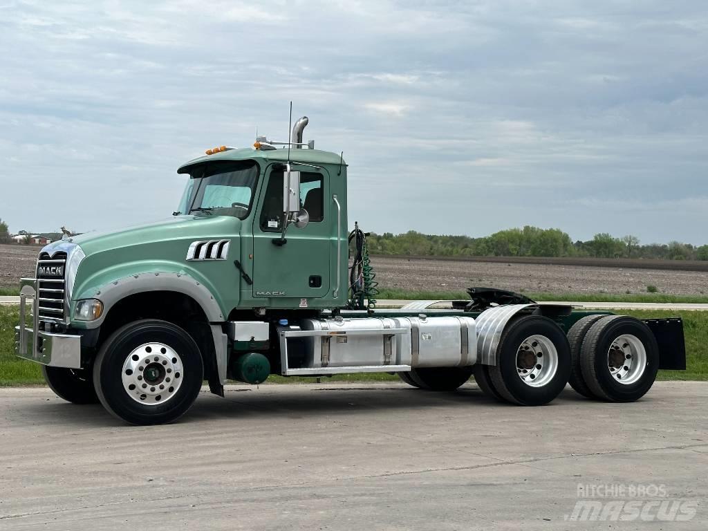 Mack GU713 Trekkvogner