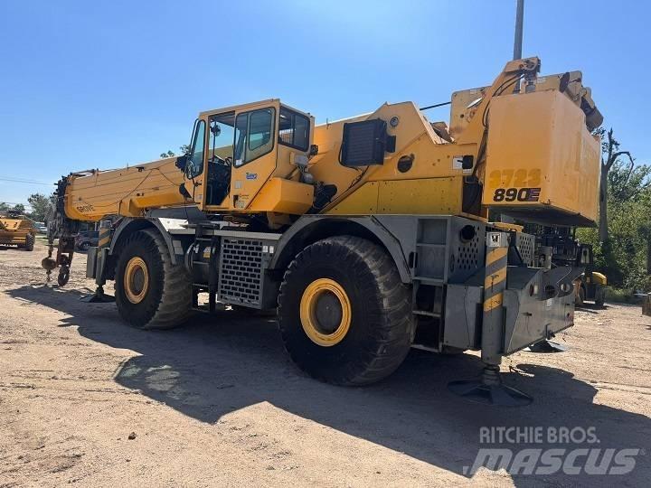 Grove RT 890 E Røff terreng kraner