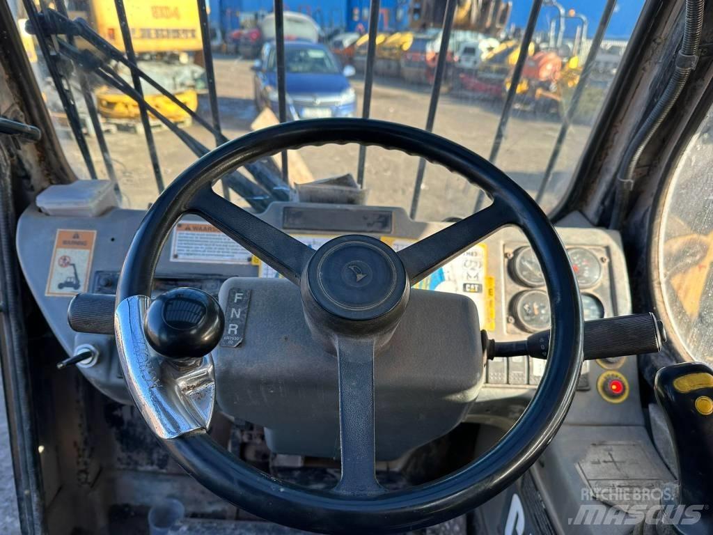 CAT TH 83 Teleskoplastere for Landbruk