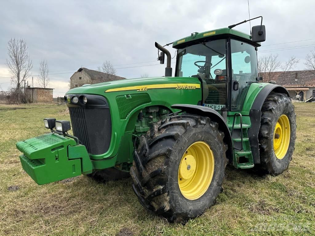 John Deere 8220 Traktorer