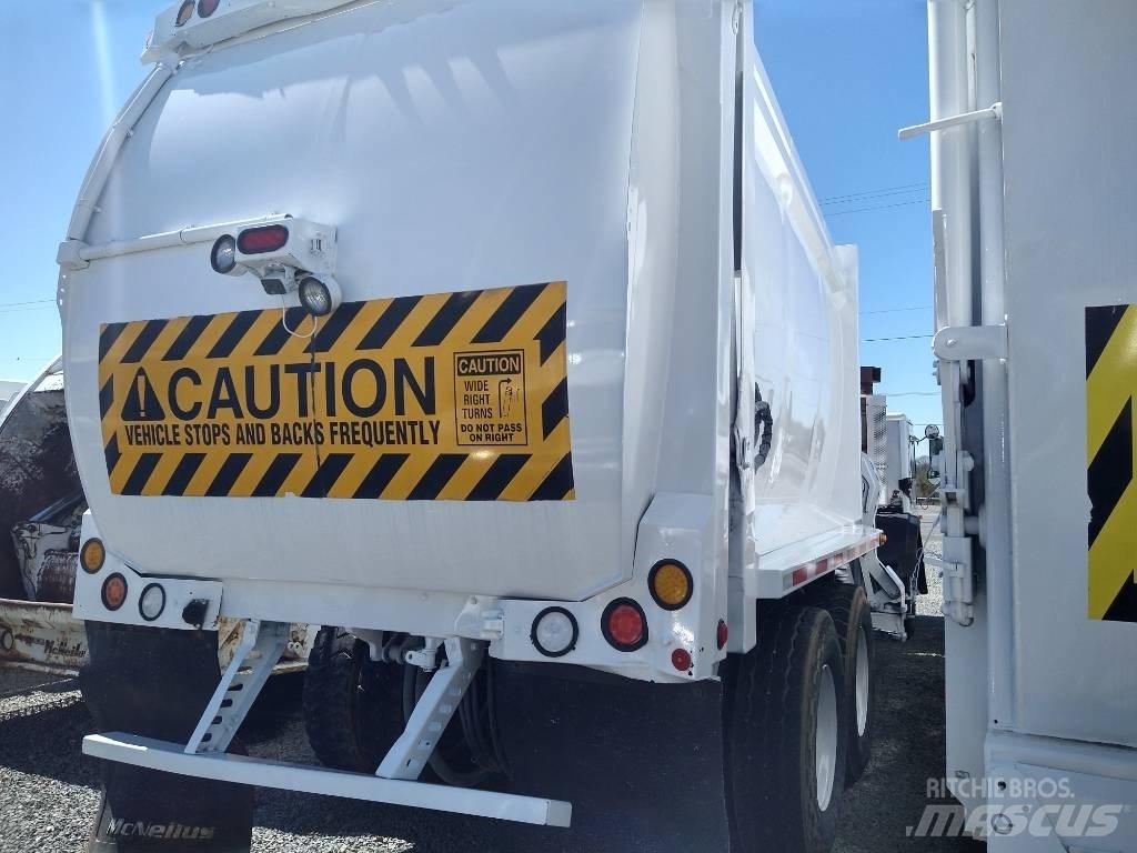 Mack LEU613 Renovasjonsbil