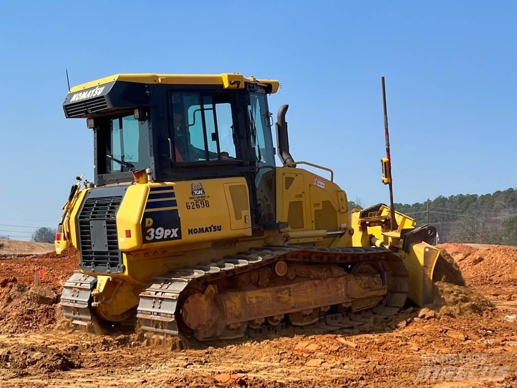 Komatsu D39px-24 Dozere Beltegående