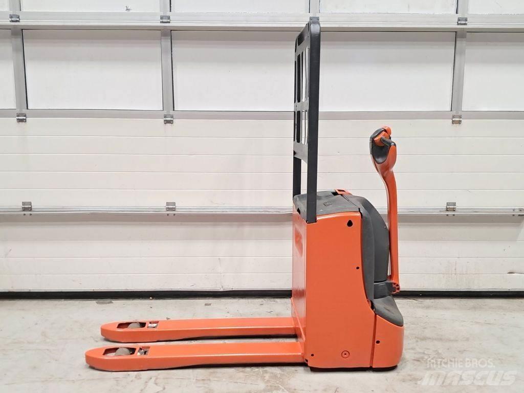 Linde T16 Lavtløftende truck