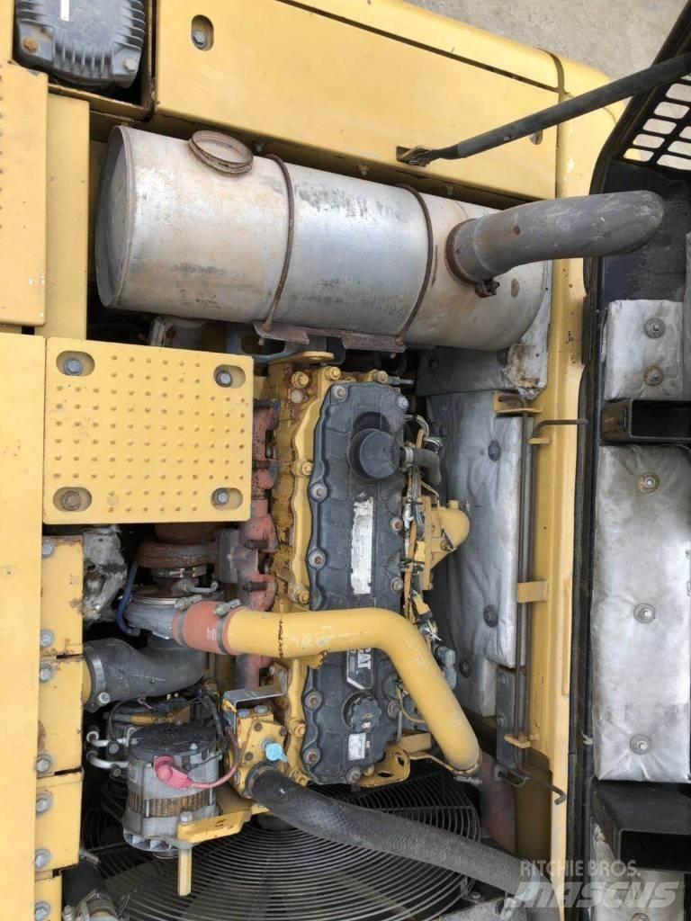 CAT 329 Beltegraver