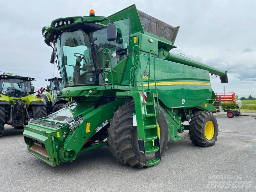 John Deere T 670 i Skurtreskere