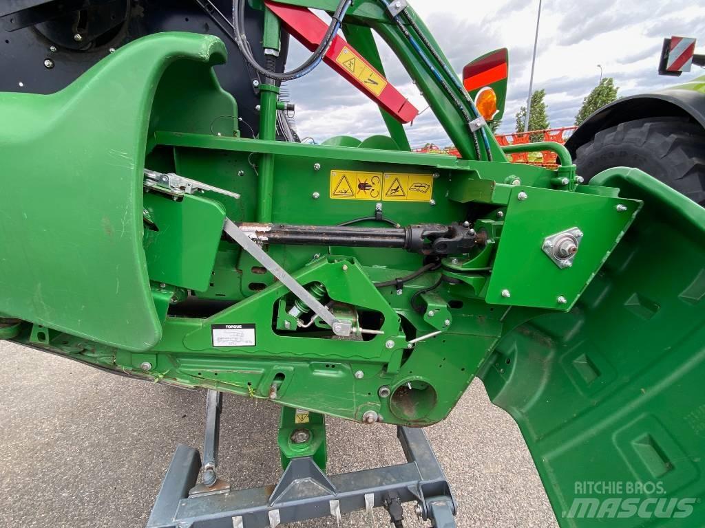 John Deere T 670 i Skurtreskere