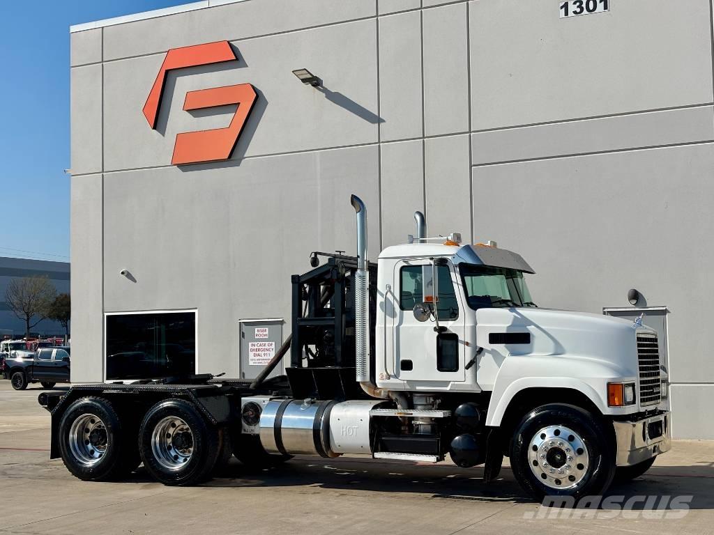 Mack CHU 613 Bergingsbiler