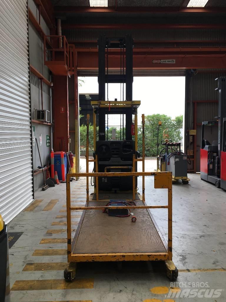 Hyster R30XMF2 Høytløftende plukketruck
