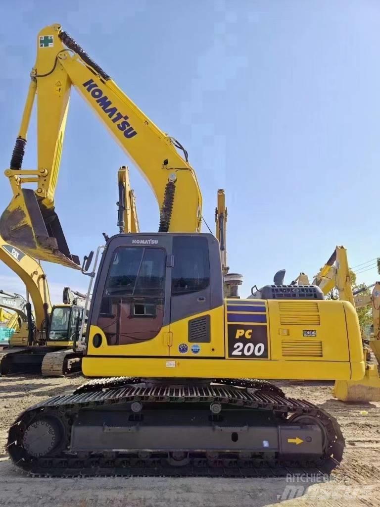 Komatsu PC 200-8 Beltegraver