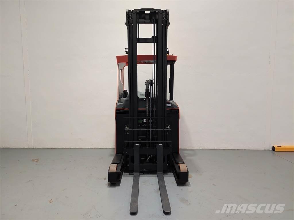 BT RRE 140 HC Skyvemasttruck