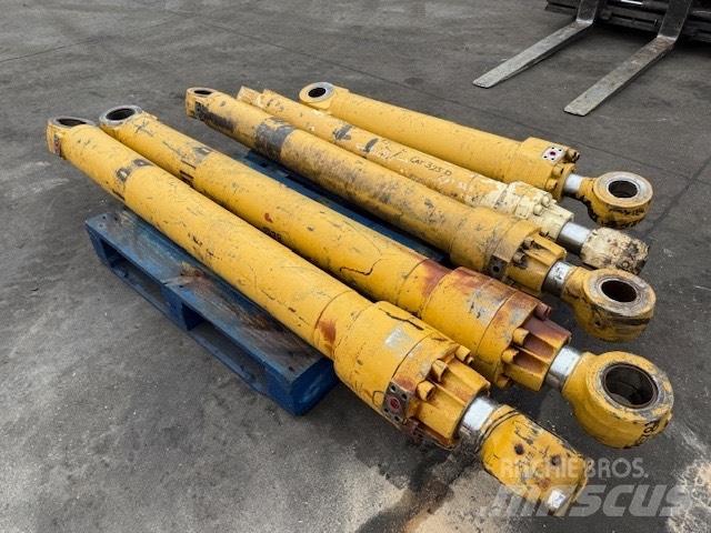 CAT 325 D Hydraulikk