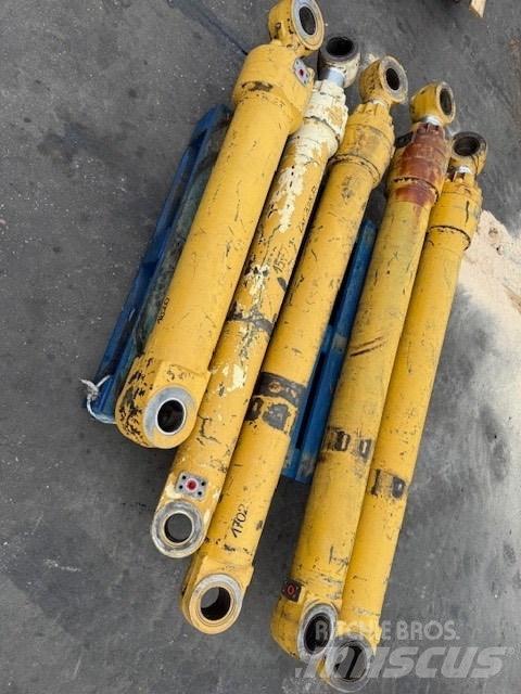 CAT 325 D Hydraulikk