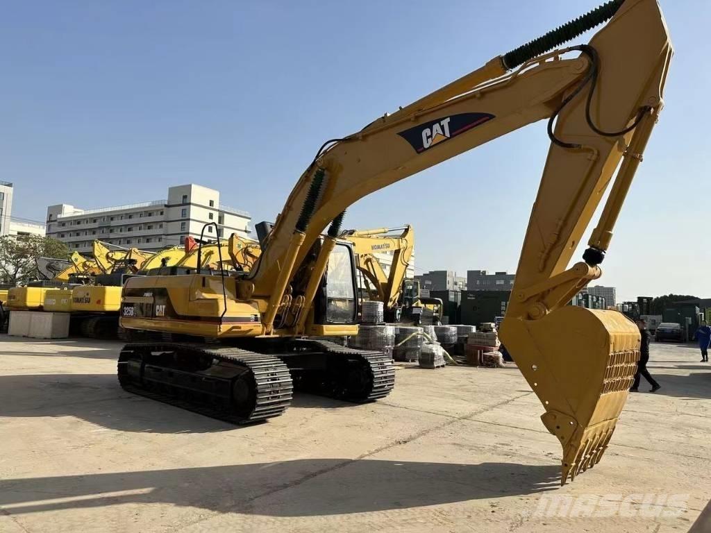 CAT 325 B L Beltegraver
