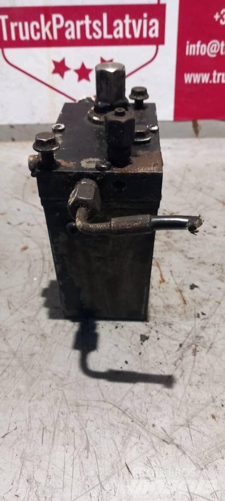 Volvo FH 12.    21882617 Hydraulikk