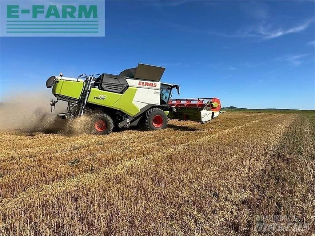 CLAAS trion 730 Skurtreskere