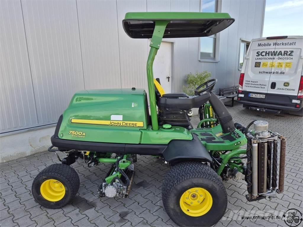 John Deere 7500A Golfbil