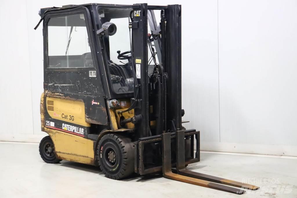 CAT EP25KPAC Elektriske trucker