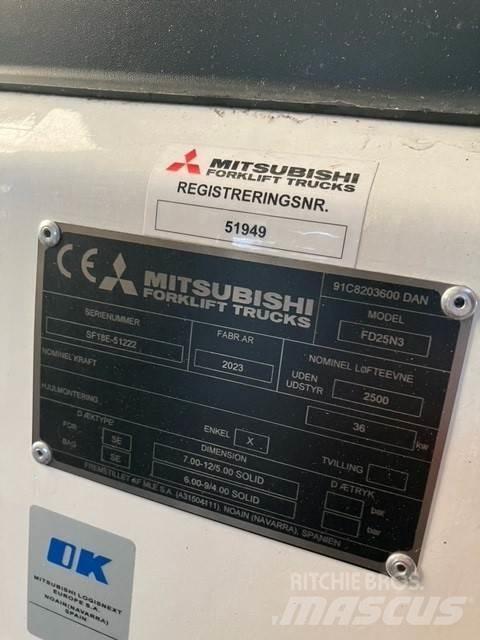 Mitsubishi FD25N3 Diesel Trucker