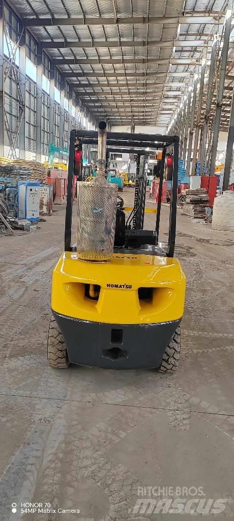Komatsu FD 30 T-14 Diesel Trucker