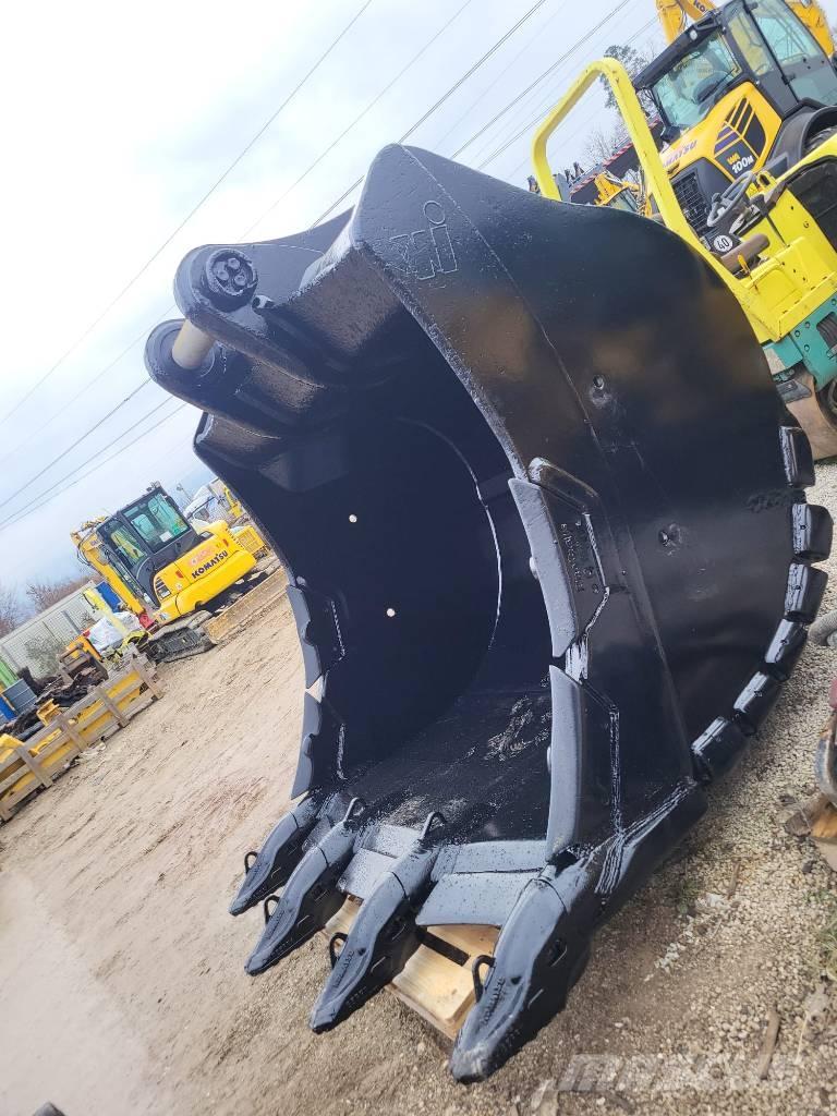 Komatsu Winkelbauer Traktorgravere