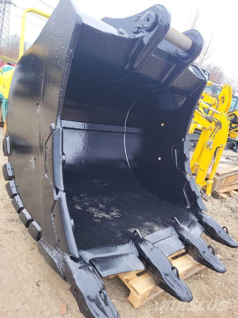 Komatsu Winkelbauer Traktorgravere