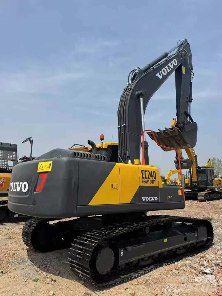 Volvo EC 240 Beltegraver