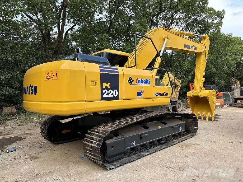 Komatsu PC220-8 Beltegraver