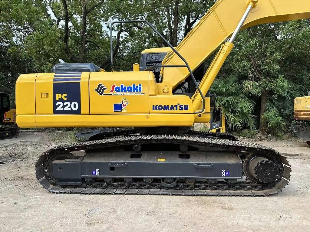 Komatsu PC220-8 Beltegraver